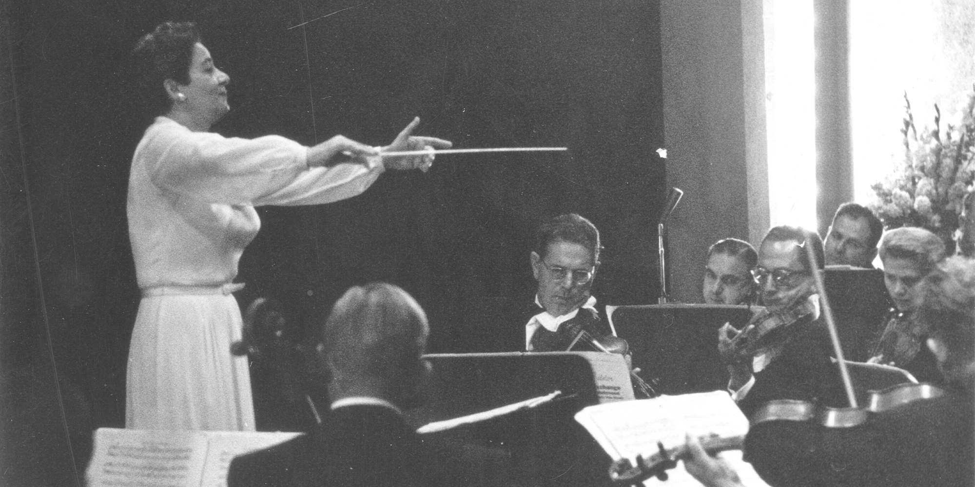 Frieda Belinfante conducting the Orange County Philharmonic Orchestra