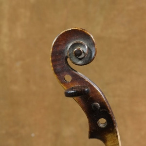 Katrin violin pegbox