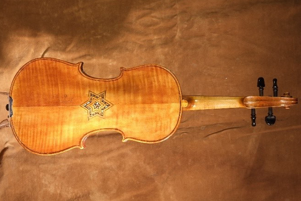 52 The Babyn Yaar Violin