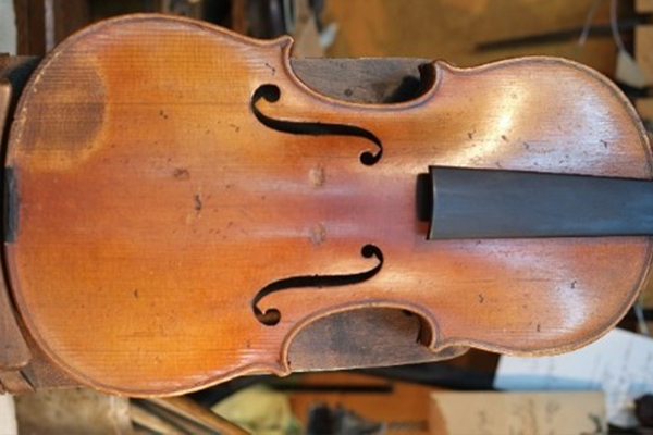 62 The Hecht Violin