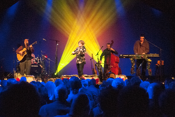 Eileen Ivers & Universal Roots
